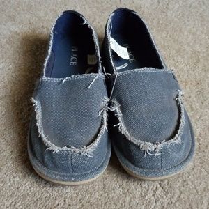 Boys casual dock shoes, worn denim look.  EUC.